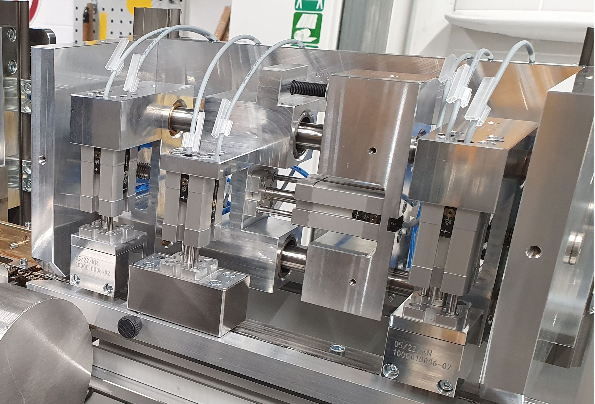 Pneumatischer Präzisions-Stanzband-Vorschub Pneumatischer Präzisions-Stanzband-Vorschub für kleine und mittelgroße Bauteile