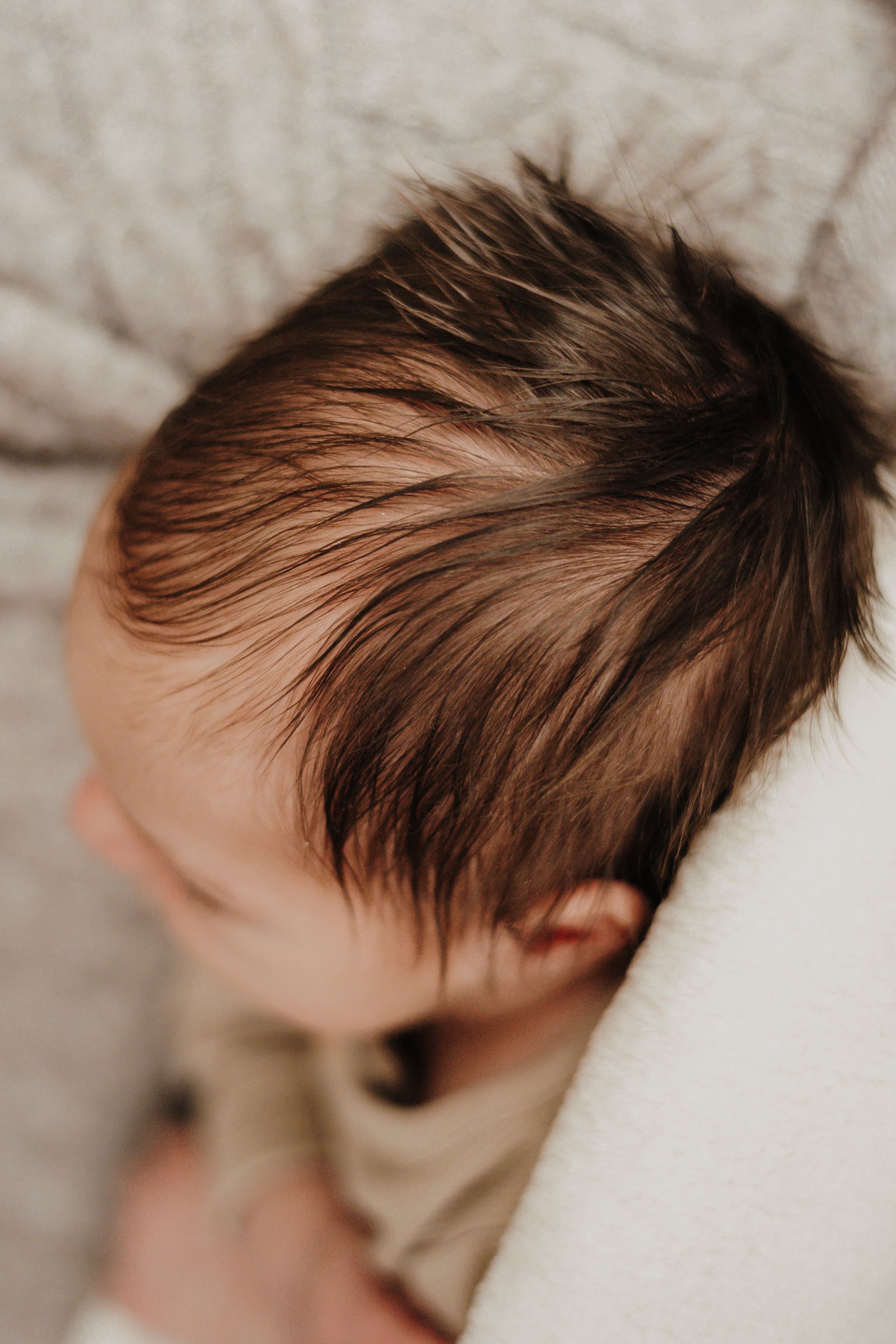 Neugeborenes Baby Haare