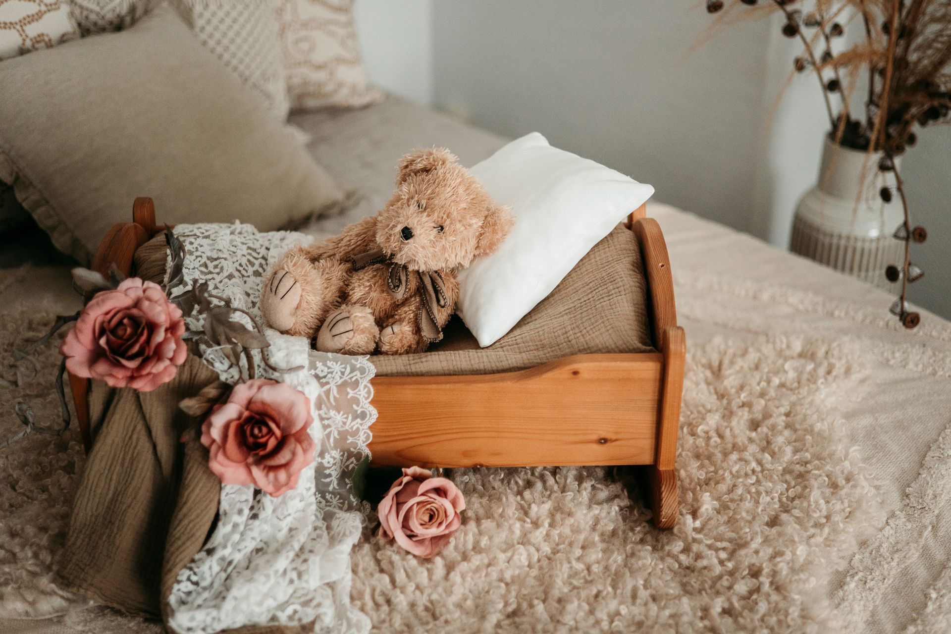 Holzbett Babyfotostudio Soest