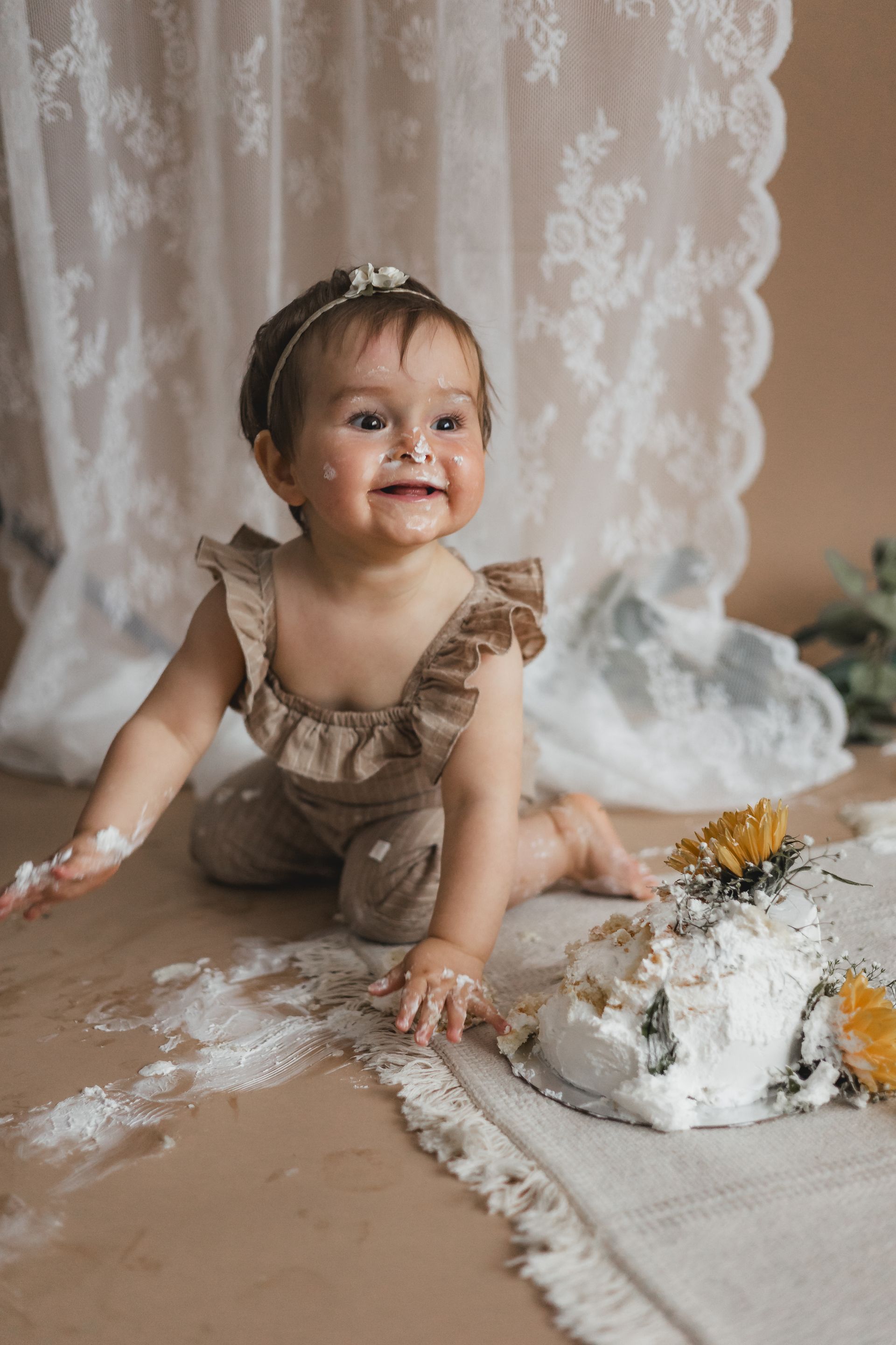 Erster Geburtstags Fotoshooting mit Torte