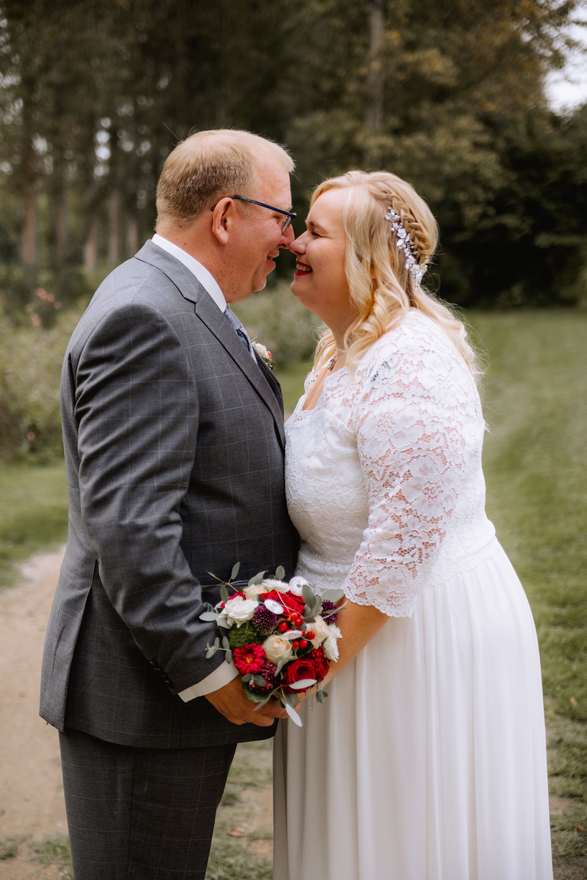 Brautpaar Nasenkuss Hochzeit Lippstadt