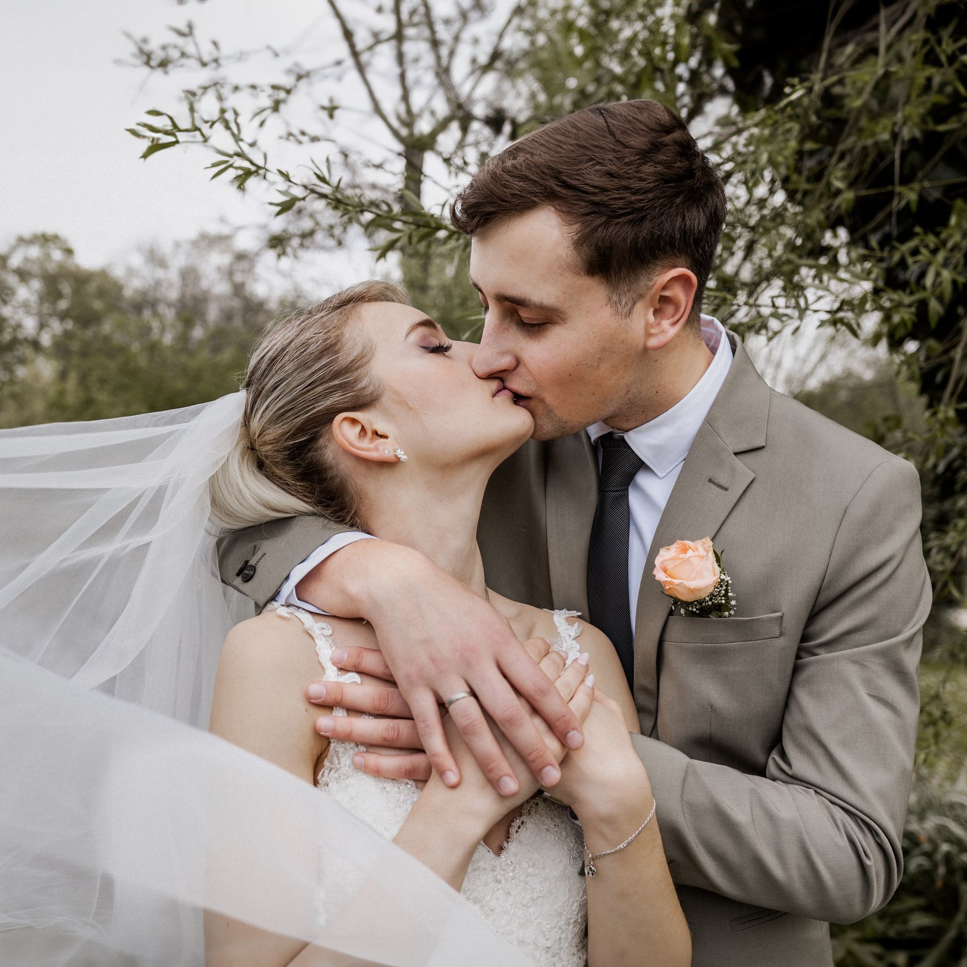 Leichter Wind im Schleier der Braut Bad Sassendorf