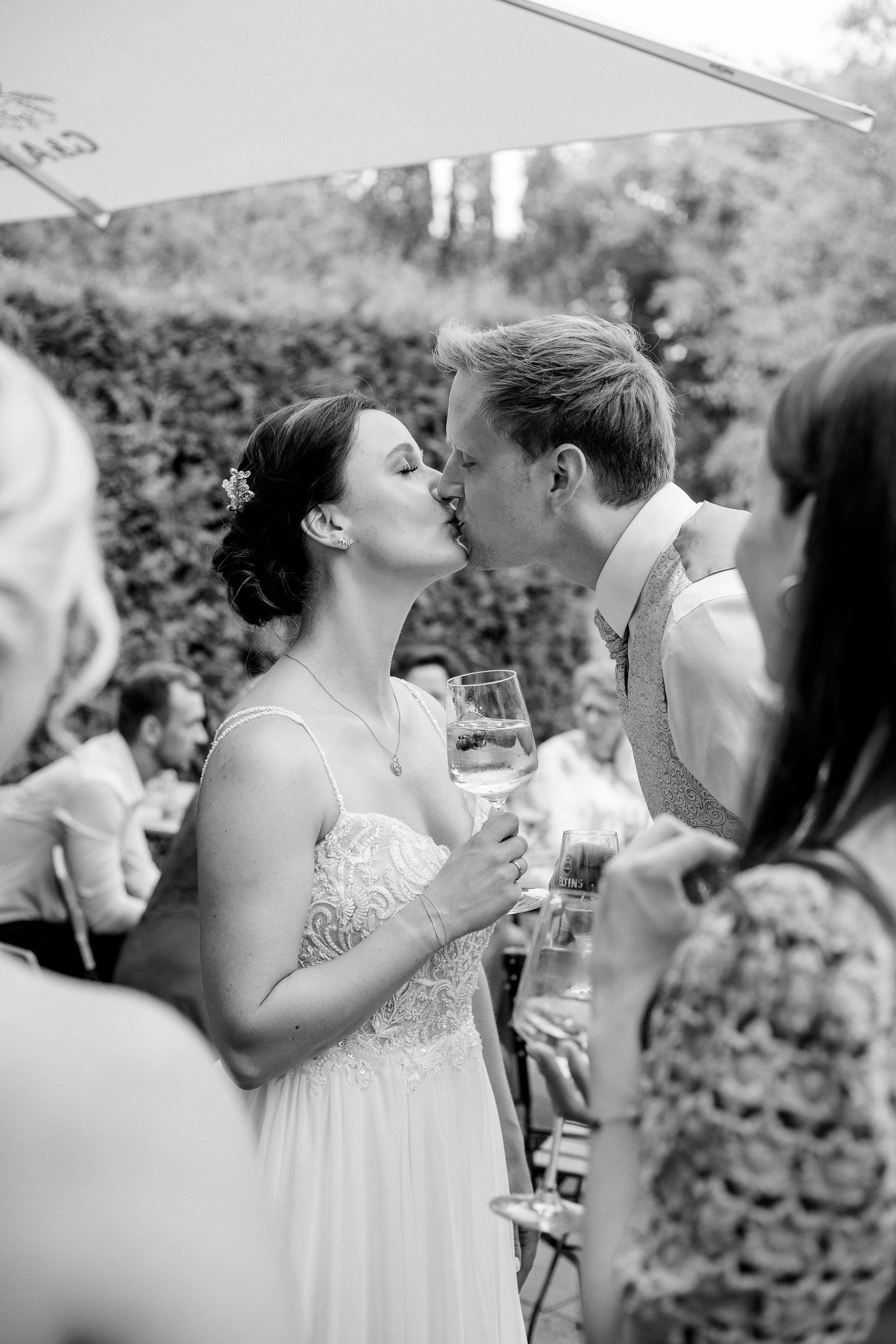 Kuss Brautpaar Hochzeit Hülshoff Lippstadt