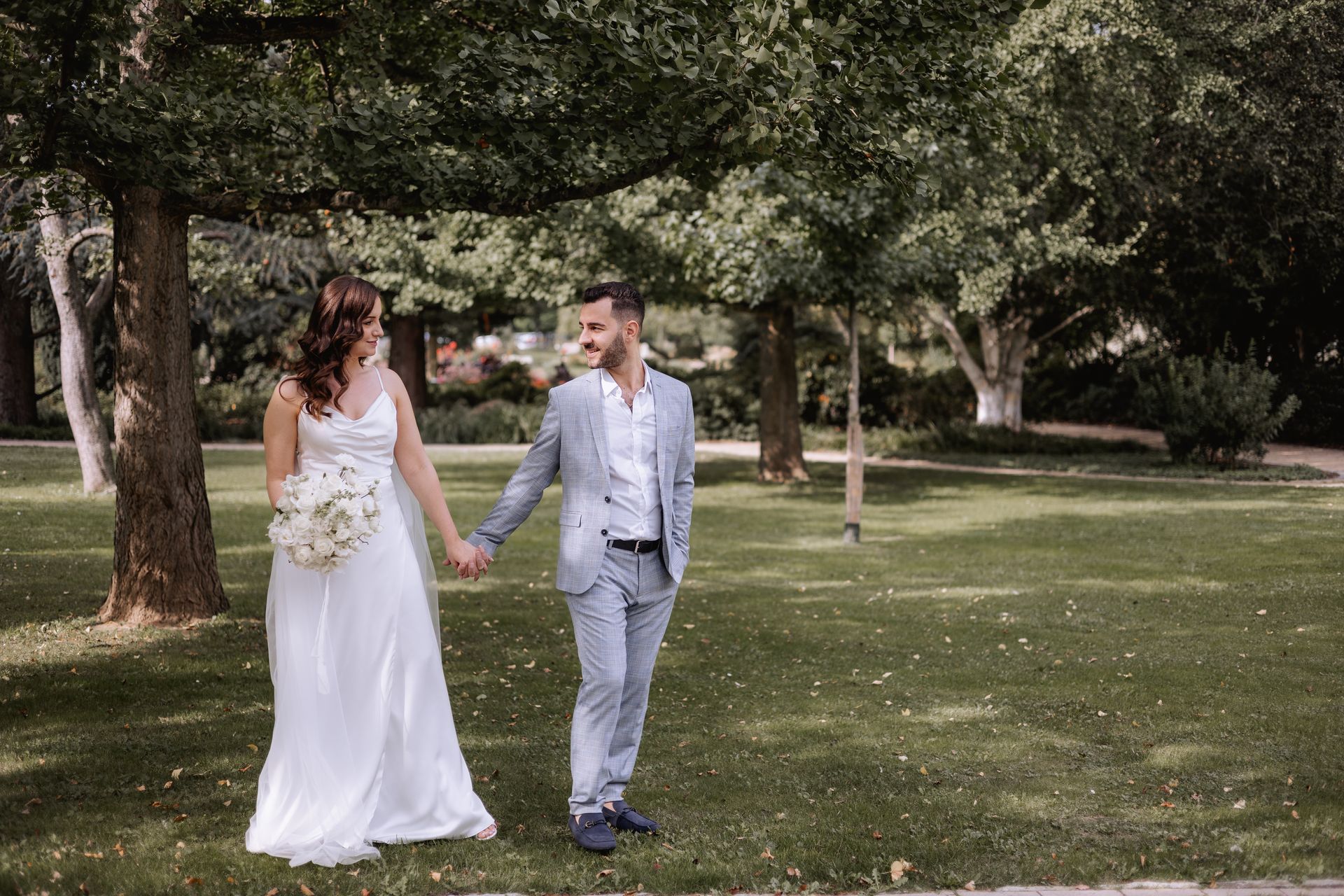 Brautpaar Fotoshooting Rosengarten