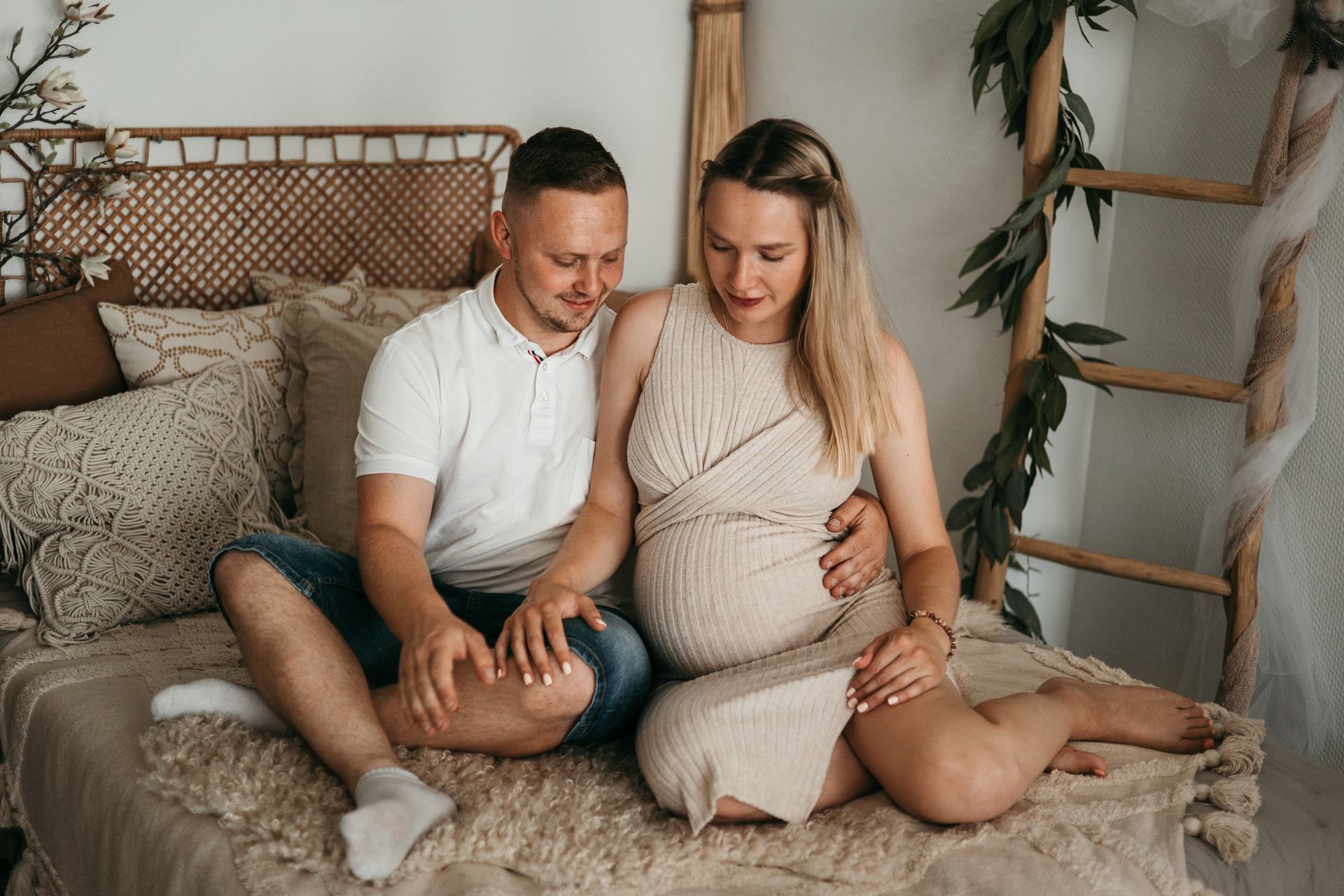 Eltern beim Babybauchfotoshooting in meinem Babyfotostudio Soest