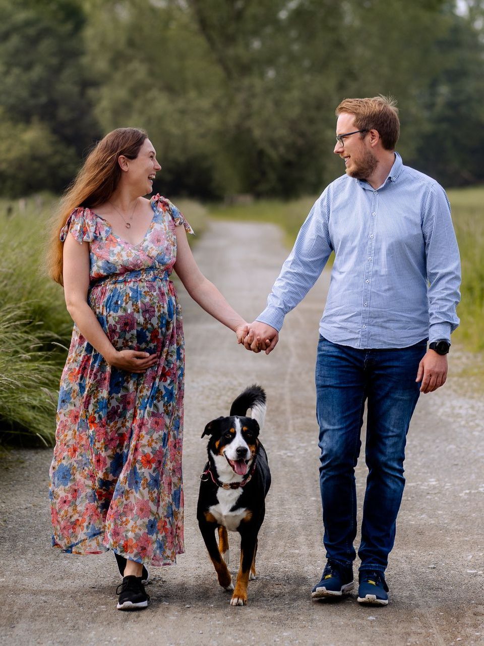 Schwangerschaftsfotos mit Hund