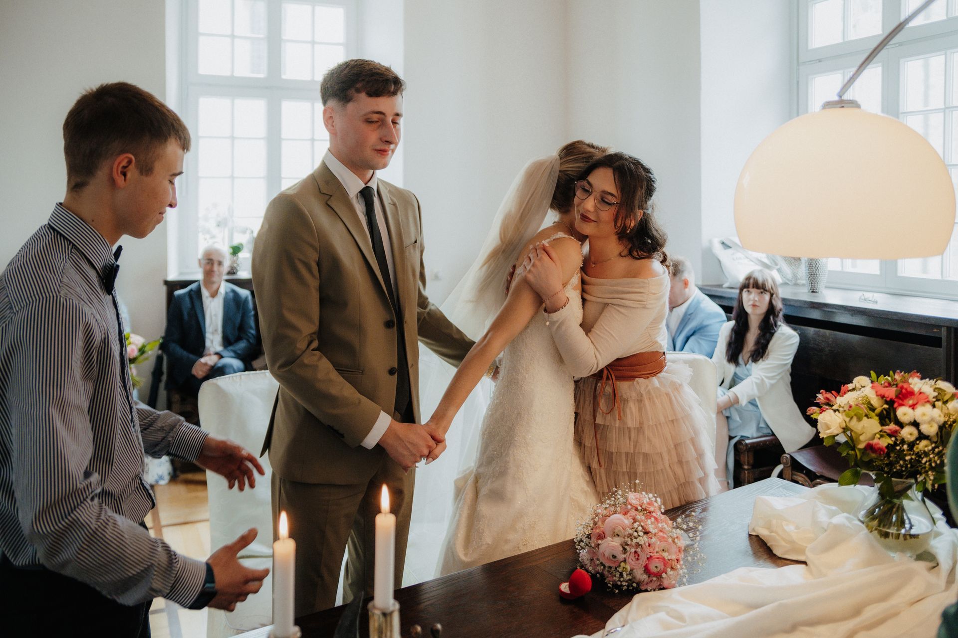 Gratulation durch die Trauzeugin Standesamt Soest