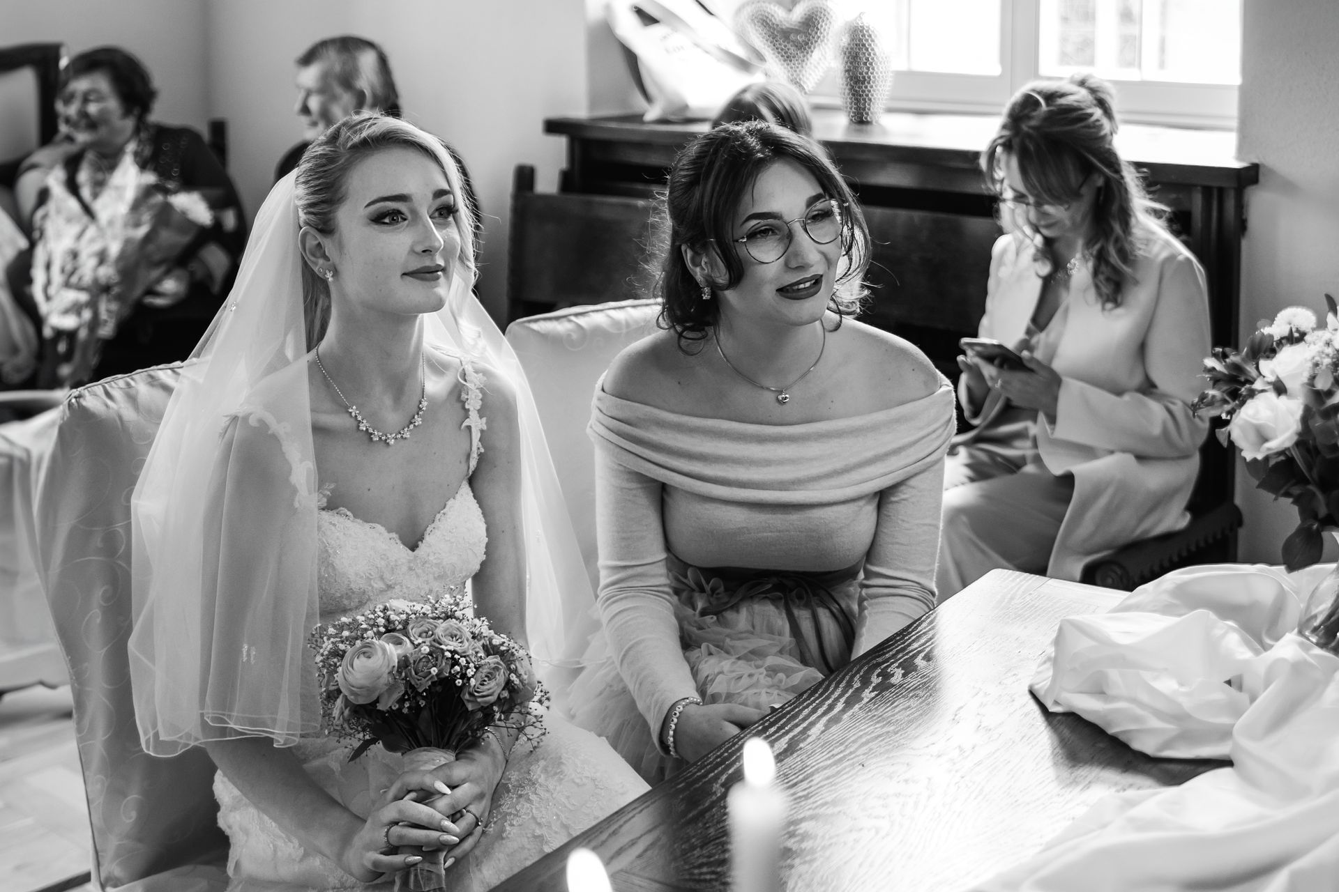 Braut und Trauzeugin Standesamt Soest