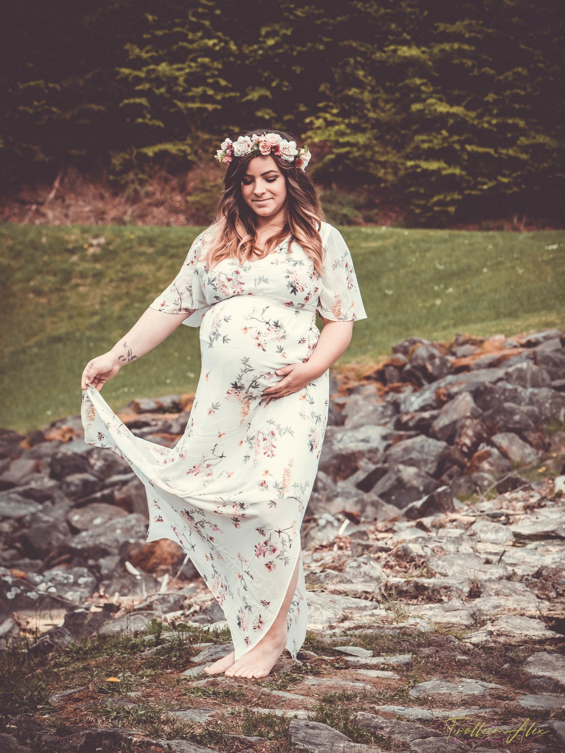 Tanzende Schwangere, die Freude einer Mutter