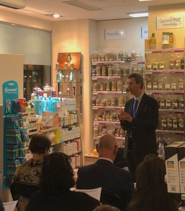 Philippe Banel - Atelier Aroma à la Pharmacie Homéopathique Centrale de Paris Philippe Banel - Atelier Aroma à la Pharmacie Homéopathique Centrale de Paris