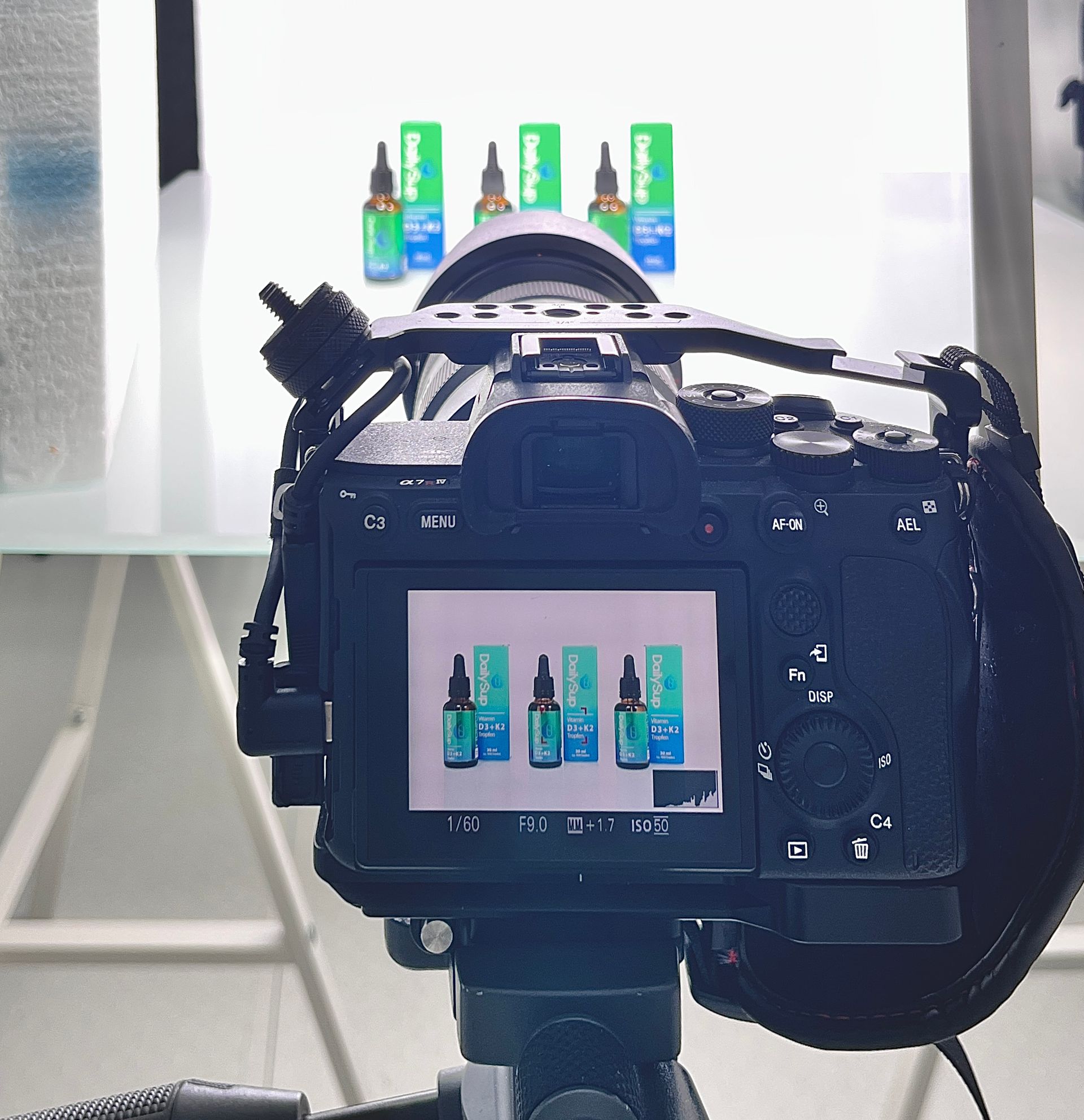 Für den Hersteller von Vitaminpräparaten wurden Produktfotos im Studio vor neutralem Hintergrund ers