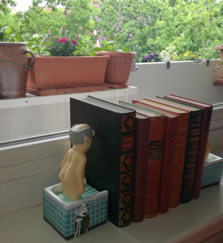 Entschuldigung, ich war abgelenkt. Loriot hat es mir mal wieder angetan. 9 von 12: Entschuldigung, ich war abgelenkt. Loriot hat es mir mal wieder angetan.