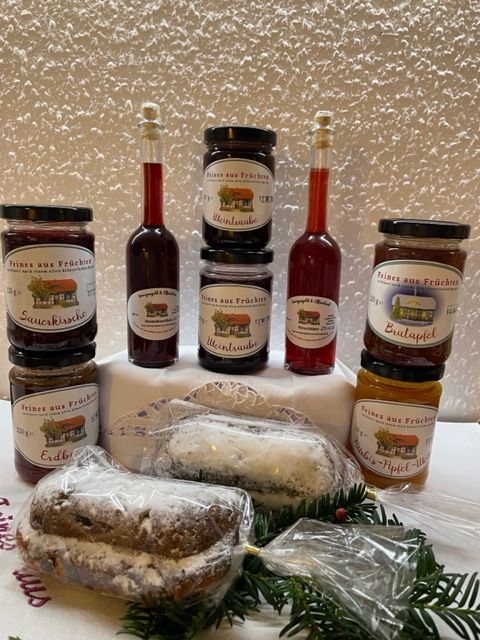 Zwergengold & Elfenstaub, Angelika Martin, Liköre und hausgemachter Stollen