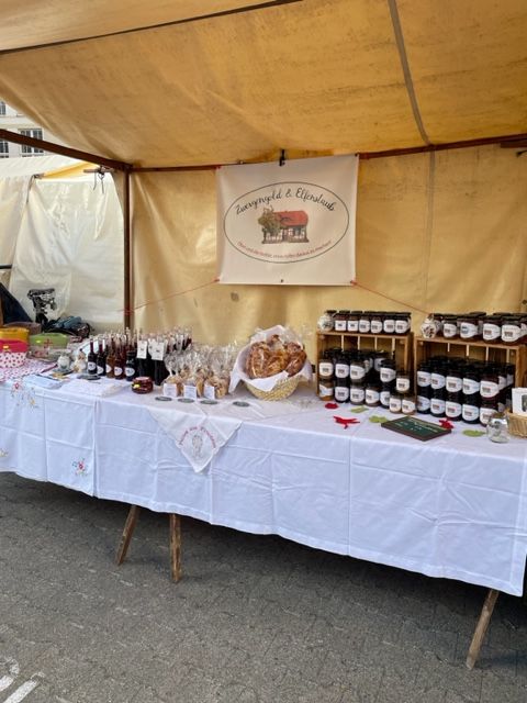 Zwergengold & Elfenstaub, Angelika Martin, Verkaufsstand