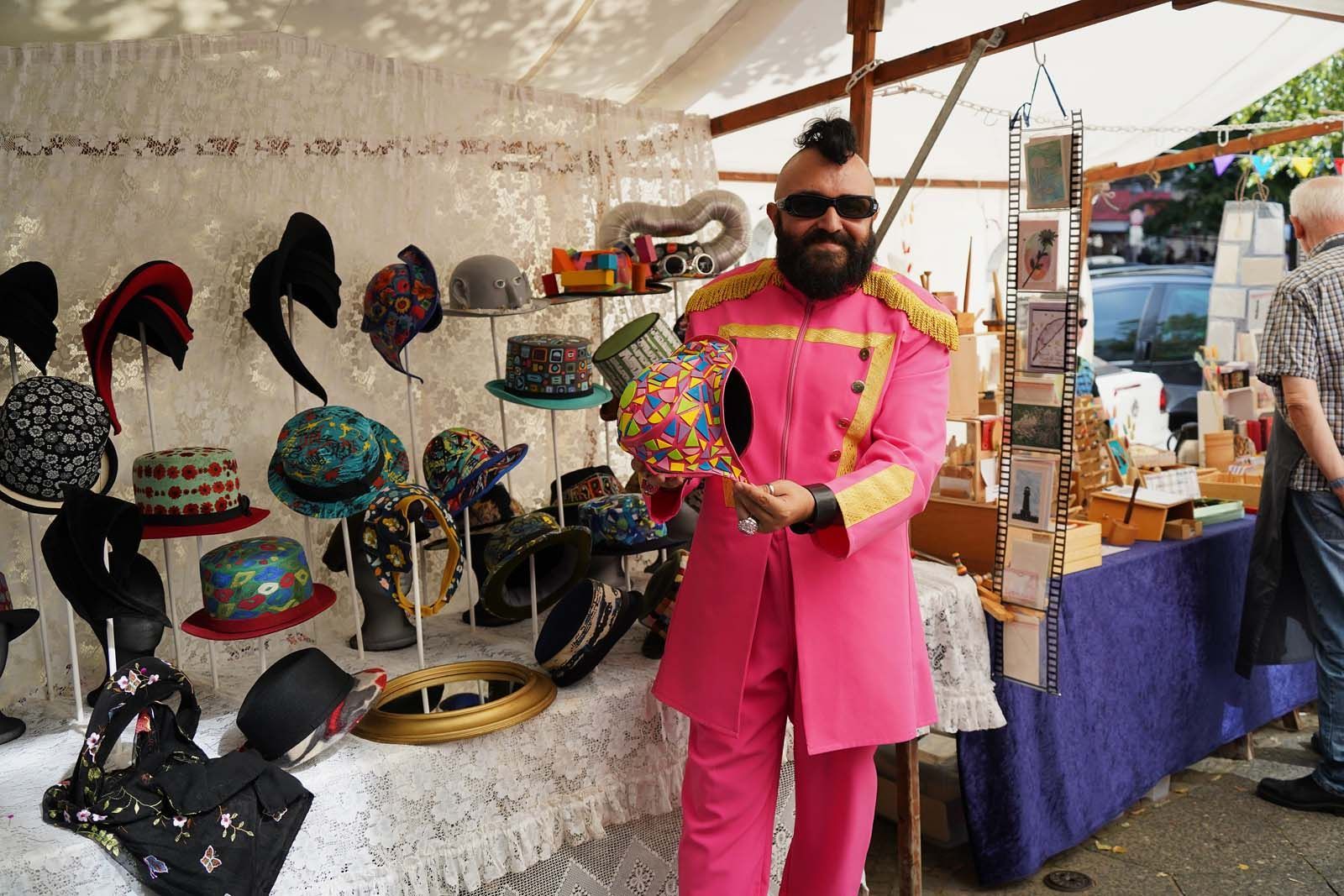 Hatartist Gianni Klein von C&G Klein Gianni Klein ist Hutkünstler, Hutdesigner, Hutmacher, Putzmacher.