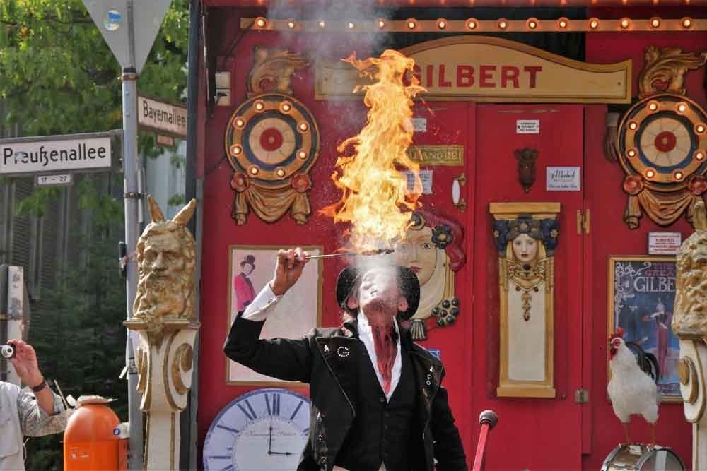 Gilbert, le Saltimbanque de Paradis!