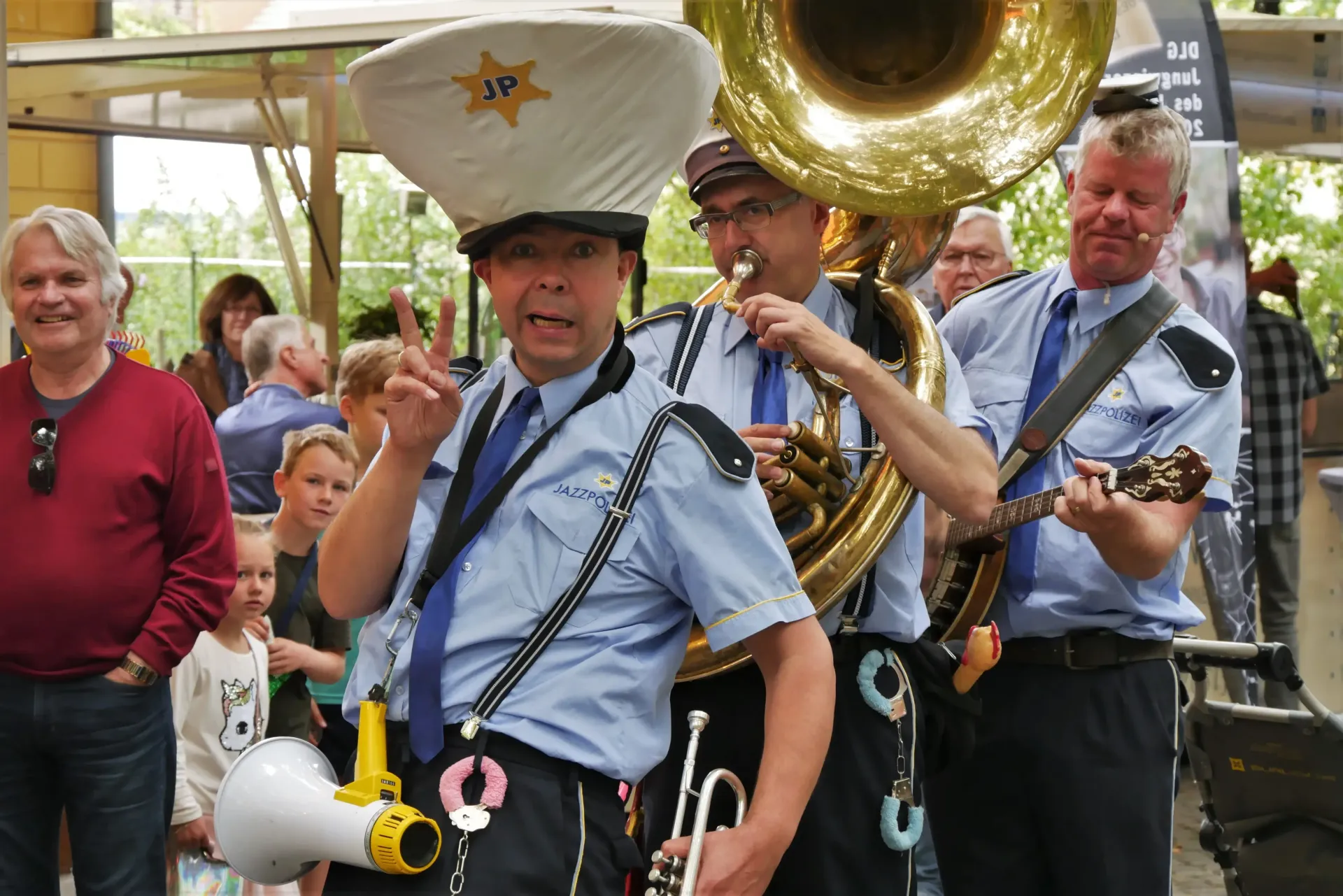 Die Jazzpolizisten beim Auftritt auf dem Wein- und Winzerfest Lichtenrade in Berlin