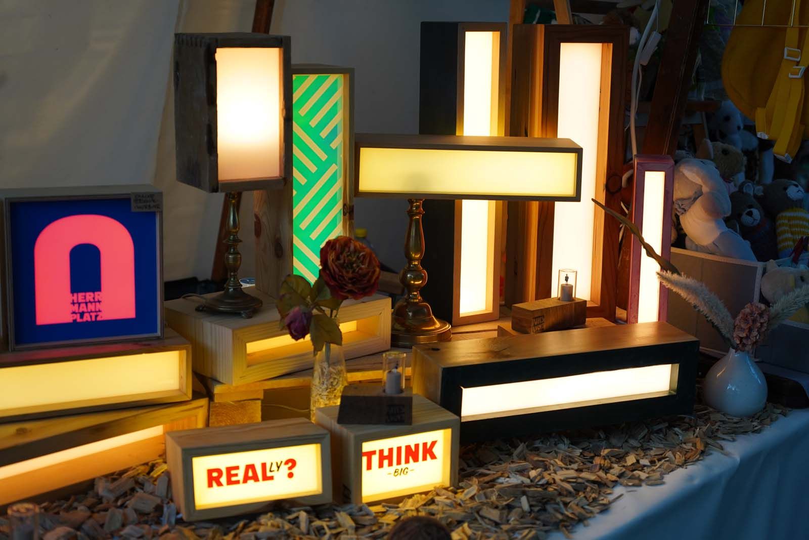 Phils Licht sind unikate Lampen aus nachhaltigem Altholz