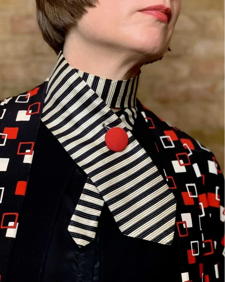 Beverly Berlin ist nachhaltige Upcycling-Mode aus Berlin. Im Mittelpunkt stehen die Colliers.