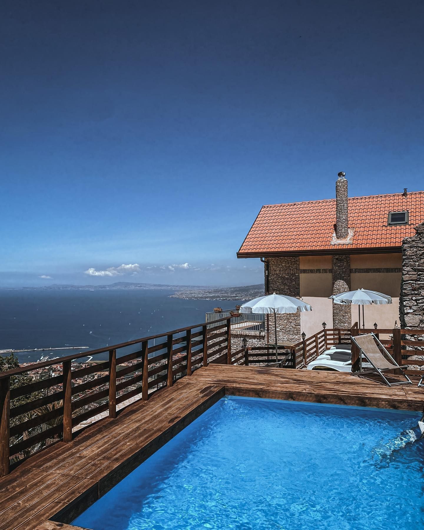 Piscina di acqua salata della struttura