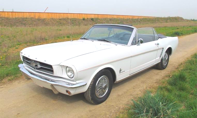 Die Legende lebt: Der Ford Mustang. Mieten Sie das PONYCAR mit oder ohne Chauffeur. Ford Mustang mieten