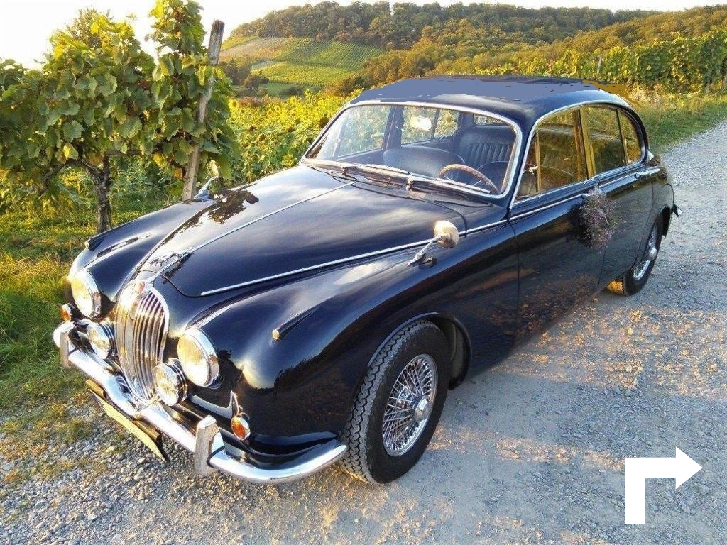 Der Jaguar MK 2 fuhr in den sechziger Jahren nicht nur die Lords und Earls spazieren: Das Auto war nicht nur schick, sondern auch schnell. Der Jaguar fuhr in dieser Zeit auch erfolgreich Autorennen. Heute fährt der Oldtimer gemütlichlich als Hochzeitsauto Brautpaare zum Traualtar. Hochzeitsauto mieten Oldtimer Karlsruhe