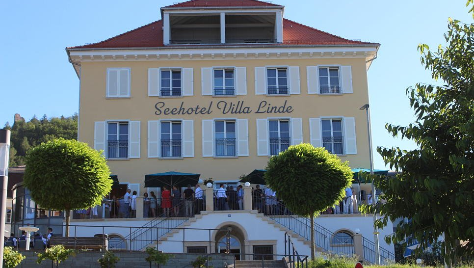 Hotel am Bodensee in Bodmann-Ludwigshafen mit Blick über den Bodensee. Hotel am Bodensee Bodmann