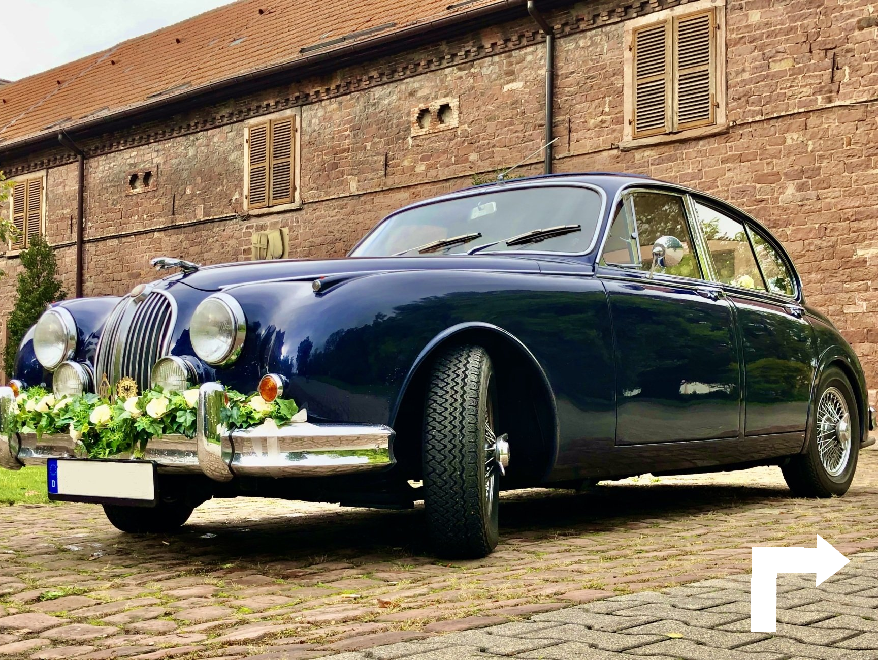 Den schönen Jaguar Oldtimer mieten Sie in einem schicken dunkelblau Jaguar Oldtimer