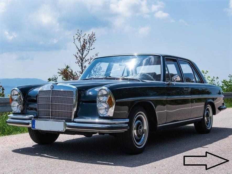 Diese Oldtimer-Limousine von Mercedes Benz war die erste S-Klasse des Stuttgarter Autobauers. Es hat sehr viel Platz im Innenraum, den heute kein Mercedes Modell mehr bietet. Auf Grund des großen Platzangebotes ist das Fahrzeug ein beliebtes Hochzeitsauto. Mercedes Oldtimer mieten in Stuttgart