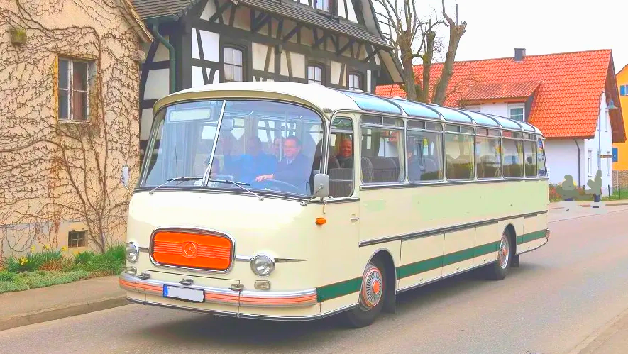 Oldtimerbus mieten Freiburg im Breisgau: Mieten Sie den Oldtierbus für eine Hochzeit als Hochzeitsbus, für eine Oldtimerbusfahrt anlässlich eines runden Geburtstages oder eine Firmenveranstaltung. Oldtimerbus mieten Freiburg im Breisgau