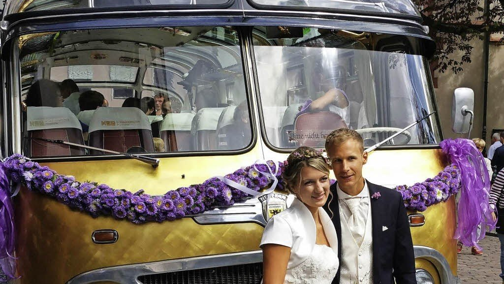 Diesen Oldtimerbus mieten Brautpaare von Stuttgart bis Karlsruhe, von Baden-Baden bis Mannheim. Oldtimerbus mieten Stuttgart
