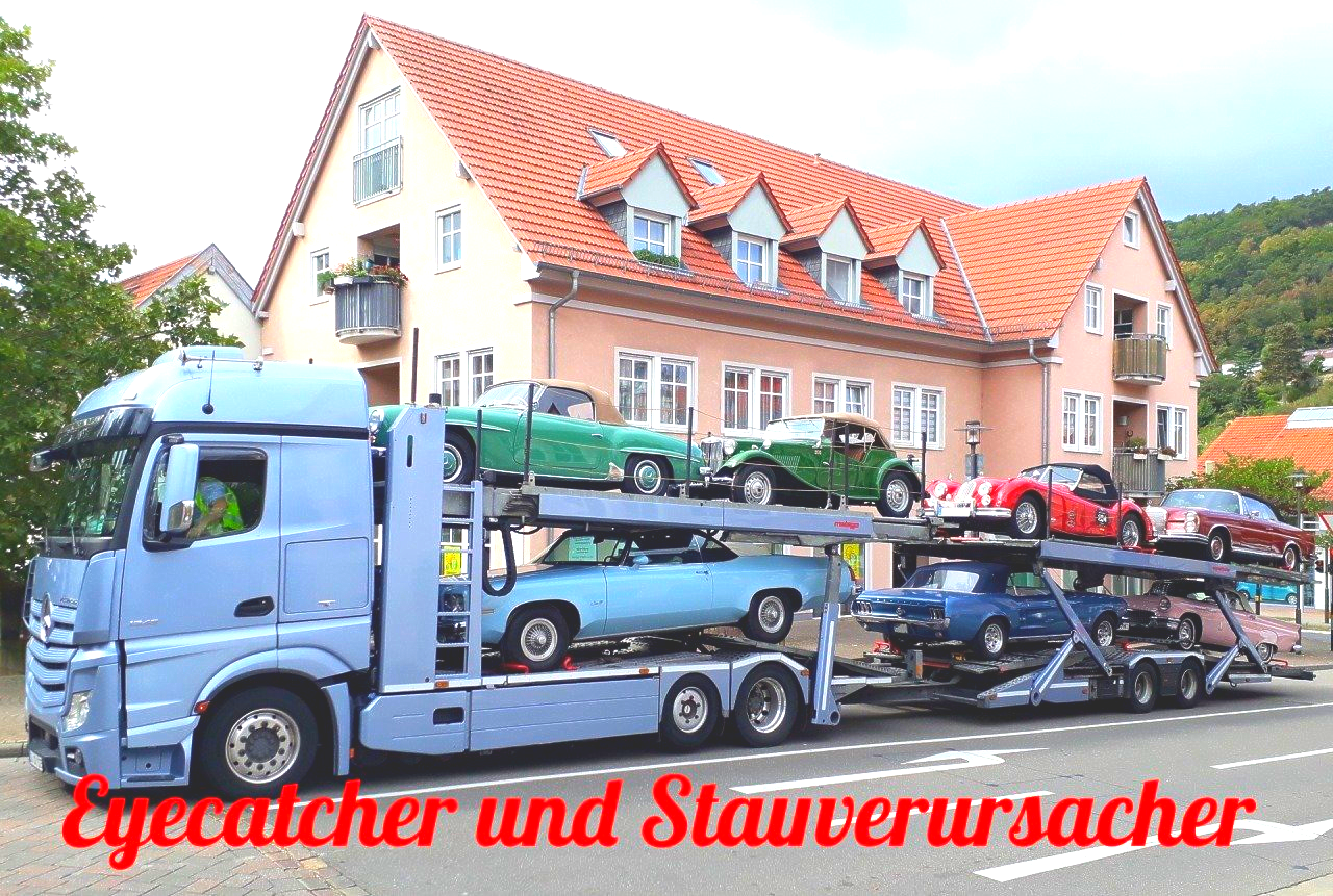 Sieben wunderschöne Oldtimer Cabrios vor der Fahrt von Bad Dürkheim und Neustadt über die Deutsche Weinstraße. Oldtimer mieten Bad Dürkheim Neustadt Weinstraße