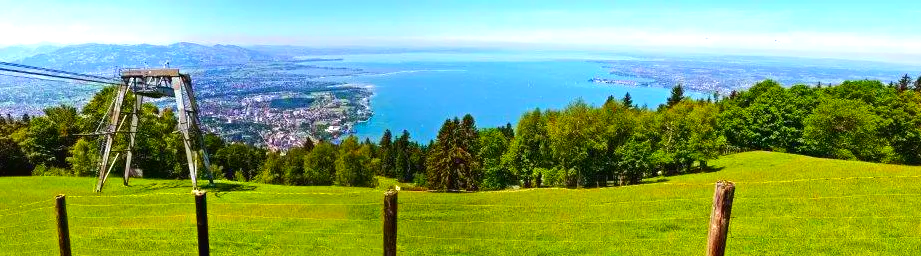 Schöne VW Käfer Oldtimer mieten am Bodensee und im Allgäu. Herrlicher Blick vom Pfänder auf den See. Oldtimer mieten Bodensee Allgäu