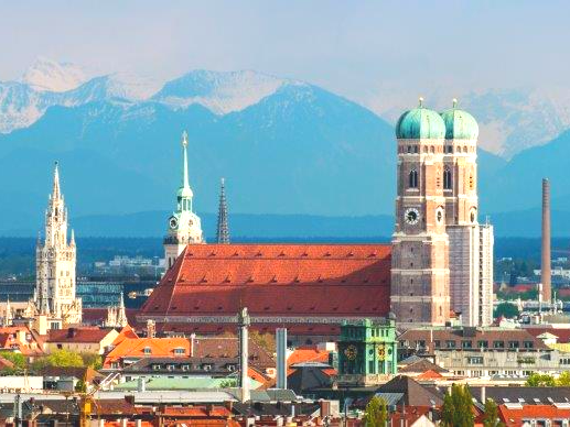 Top-Oldtimerbusse mieten in München, der Münchner Region und Bayern. Ideales Revier für die Oldtimerbusse ist das Fünfseenland um den Starnberger See, den Ammersee, den Wesslinger See, den Wörthsee und Pilsensee. Und gerne fahren die Busse auch zum Tegernsee. Oldtimerbus mieten in München