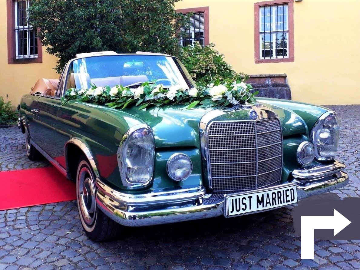 Das Mercedes W 111 Cabrio ist für viele Oldtimer-Enthusiasten das schönste 5-sitzige Cabrio, das Mercedes je gebaut hat. Das Cabrio mieten Sie mit einem neuen Verdeck, so dass auch bei nicht so gutem Wetter das Oldtimererlebnis gewahrt bleibt. Schönes Oldtimer Cabrio mieten in Freiburg