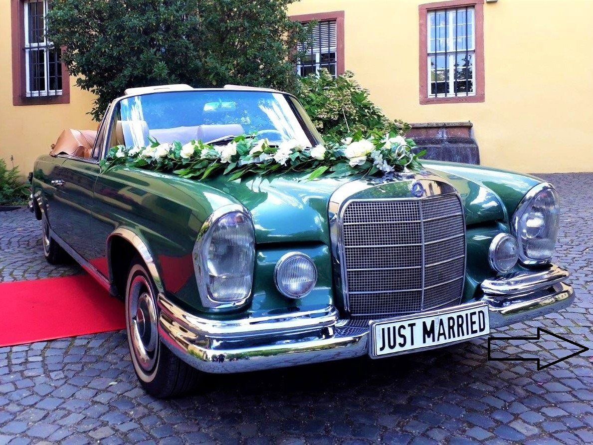 Das Mercedes W 111 Cabrio ist für viele Oldtimer-Enthusiasten das schönste 5-sitzige Cabrio, das Mercedes je gebaut hat. Das Cabrio mieten Sie mit einem neuen Verdeck, so dass auch bei nicht so gutem Wetter das Oldtimererlebnis gewahrt bleibt. Oldtimer Cabrio mieten Mannheim Rhein-Neckar