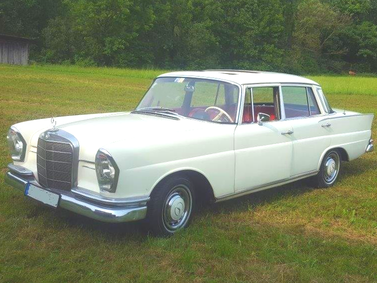 Die Mercedes Heckflosse von 1965 Oldtimer Hochzeitsauto mieten Bodensee