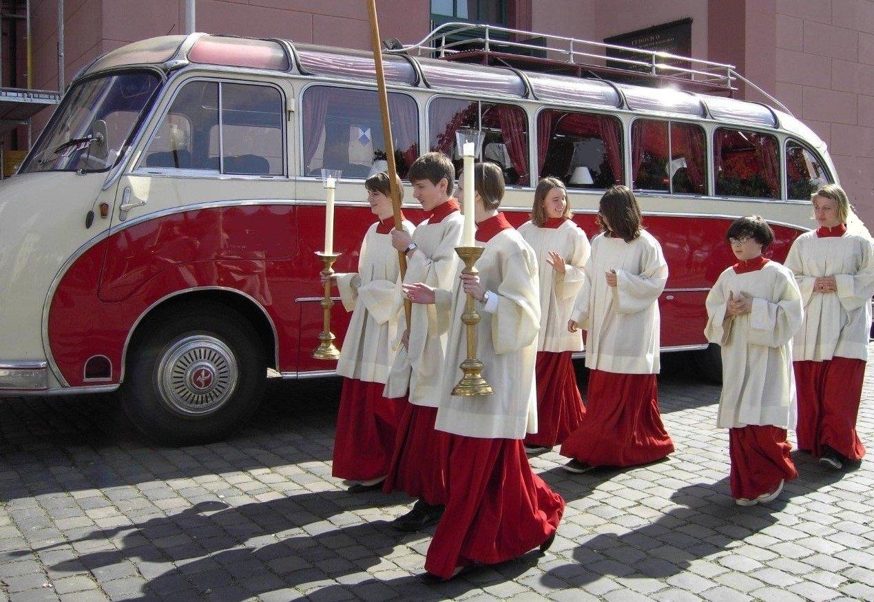 Diesen Oldtimerbus mieten Sie für eine Hochzeit in Frankfurt, Mainz und Wiesbaden. Oldtimerbus mieten Hochzeit in Frankfurt, Mainz und Wiesbaden.