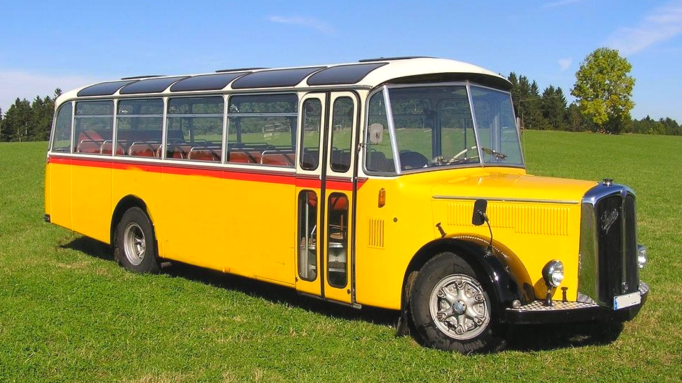 Einer von zwei Schweizer Postbussen, die heute am Bodensee zum Beispiel in Überlingen, Langenargen und Radolfzell in etwas flacheren Regionen unterwegs sind. Oldtimerbus Langenargen Überlingen Radolfzell Bodensee