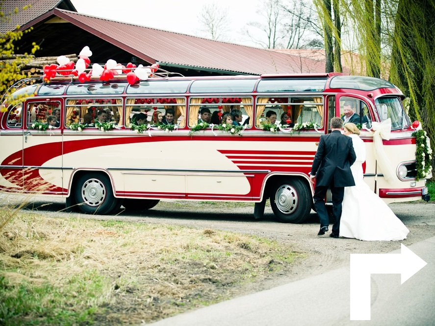 Am häufigsten vermieten wir Oldtimerbusse für Hochzeiten für die ganze Hochzeitsgesellschaft. Beliebt ist ein Oldtimerbus genauso für Ausflugsfahrten zum runden Geburtstag, für Vereinsausflüge und Firmenveranstaltungen. Nostalgiebus / Oldtimerbus mieten in Freiburg