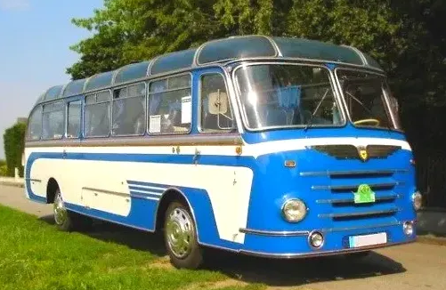 Sie erleben mit diesem Oldtimerbus nicht das WUNDER VON BERN, sondern eine WUNDERVOLLE Oldtimerbusfahrt als Hochzeitsbus oder bei einen Familienausflug. Den Oldtimerbus mieten Sie in München, rund um den Starnberger See mit Starnberg, Feldafing, Schloss Possenhofen, Tutzing und Seeshaupt. Darüber hinaus fährt der Oldtimerbus nach Landsberg am Lech, Fürstenfeldbruck und hoch bis Augsburg. Oldtimerbus mieten München Hochzeit
