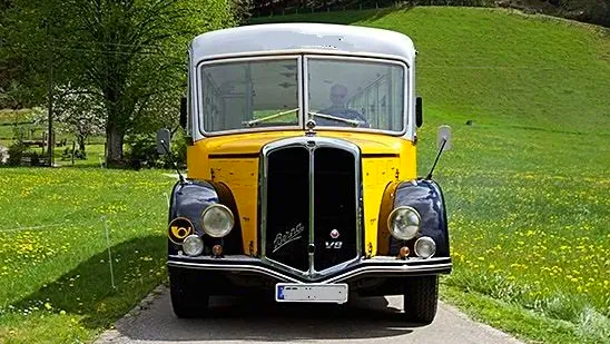 Den Oldtimerbus mieten Sie im Schwarzwald von Freiburg, Hinterzarten, Kirchzarten, Todtnau, Schluchsee, Titisee bis Villingen-Schwenningen und Donaueschingen. Machen Sie eine Oldtimerbusfahrt an den Titisee und hoch auf den Schauinsland und den Feldberg. Oldtimerbus mieten Schwarzwald