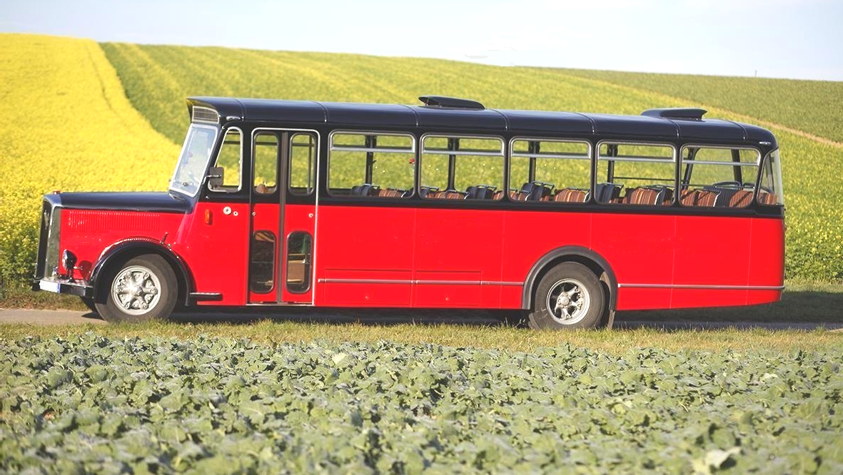 Sie mieten einen Oldtimerbus immer mit einem freundlichen und erfahrenen Busfahrer. Oldtimerbus mieten in Stuttgart Hochzeit