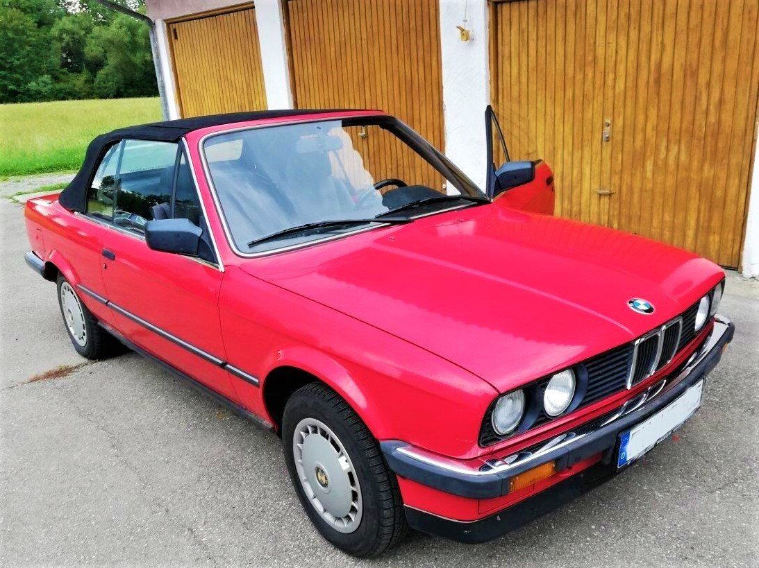 Oldtimerverleih Allgäu: Das BMW Cabrio wartet auf seine Gäste. Wo geht es hin? Nach Füssen, in den Schwangau zum Schloss Neuschwanstein? Oder an den Bodensee? Oldtimerverleih Allgaeu