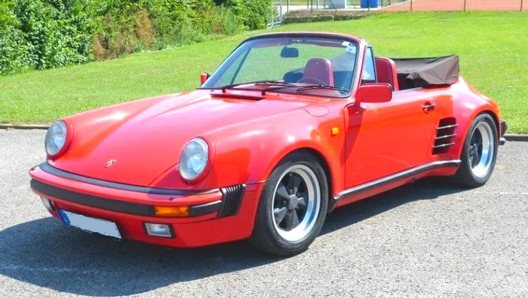 Der Porsche 911 ist eine Legende.  Und egal welches Baujahr: Jedes Modell hat seinen eigenen Charme. 911er bleibt 911er. Porsche 911 Oldtimer mieten