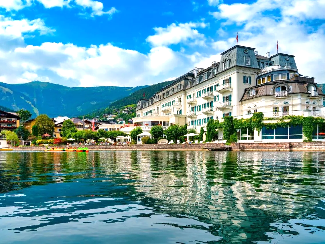 Einen Oldtimerbus mieten für eine Hochzeit oder einen Familienausflug nach Salzburg, Berchtesgaden, Bischofshofen, Zell am See und Kitzbühel. Mit dem Oldtimerbus mieten Sie die Romantik dazu. oldtimerbus-mieten-bischofshofen-zell-am-see-kitzbuehel