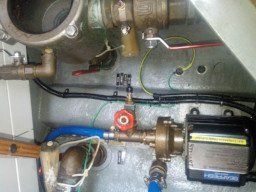 Pasacascos y componentes de sistemas