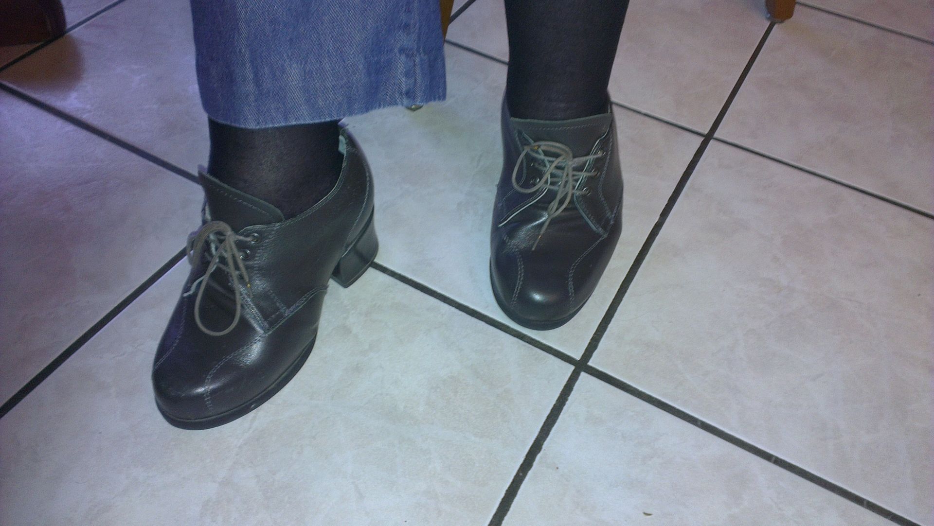 Chaussures orthopédiques sur mesure - La Maison Des Synergies pour séquelles de pathologie infectieuse infantile.