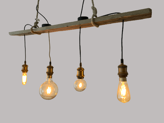 Hängelampe - rustikales Brett