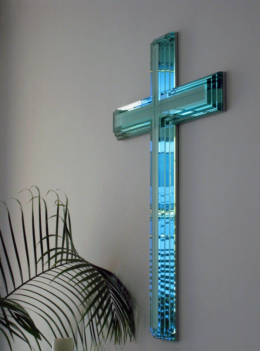 WAND.KREUZ, Kreiskrankenhaus Herzberg; Licht-Malerei; Bildende Kunst; Zeitgenössische Glas-Kunst; Kunst am Bau, Architekturbezogene Kunst, Kunst im öffentlichen Raum; KUNST.HAUS am SEE; Werenzhainer Ziegelei 1; 03253 Doberlug-Kirchhain; Landkreis Elbe-Elster; Lausitz; Brandenburg; Deutschland